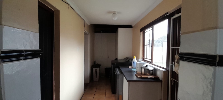 5 Bedroom Property for Sale in Onverwacht Western Cape